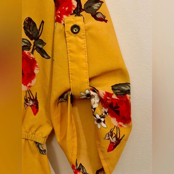 2/$20 - Stella Tweed - Yellow Floral Dress (Size M) - Picture 4 of 10
